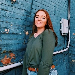 Meet your Posher, Elise